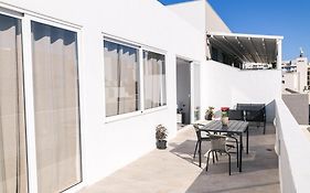 Bright Penthouse With Large Terrace